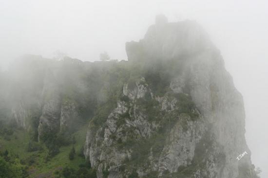 Roquefixade dans le brouillard