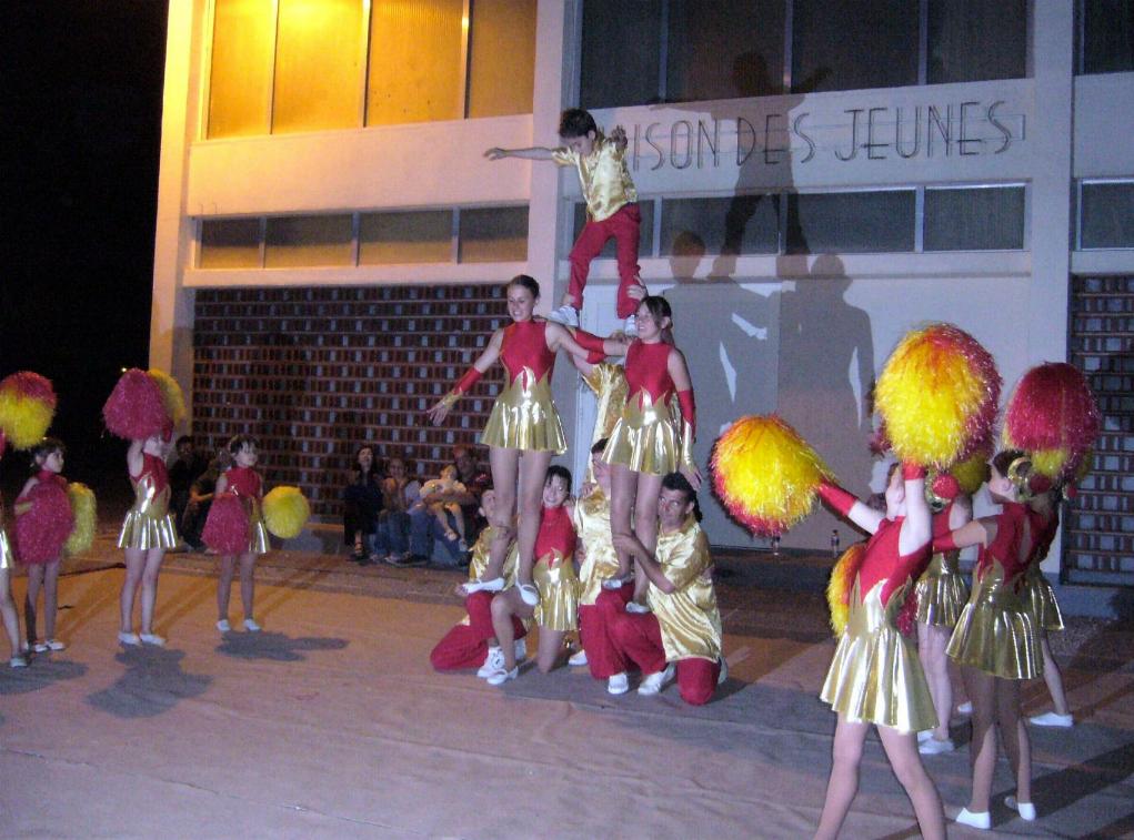 LAROQUE - 4. M. & Majorettes S.O.