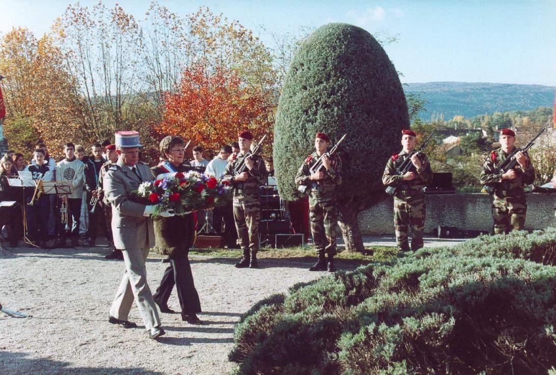 LAROQUE - 8 mai 2003a